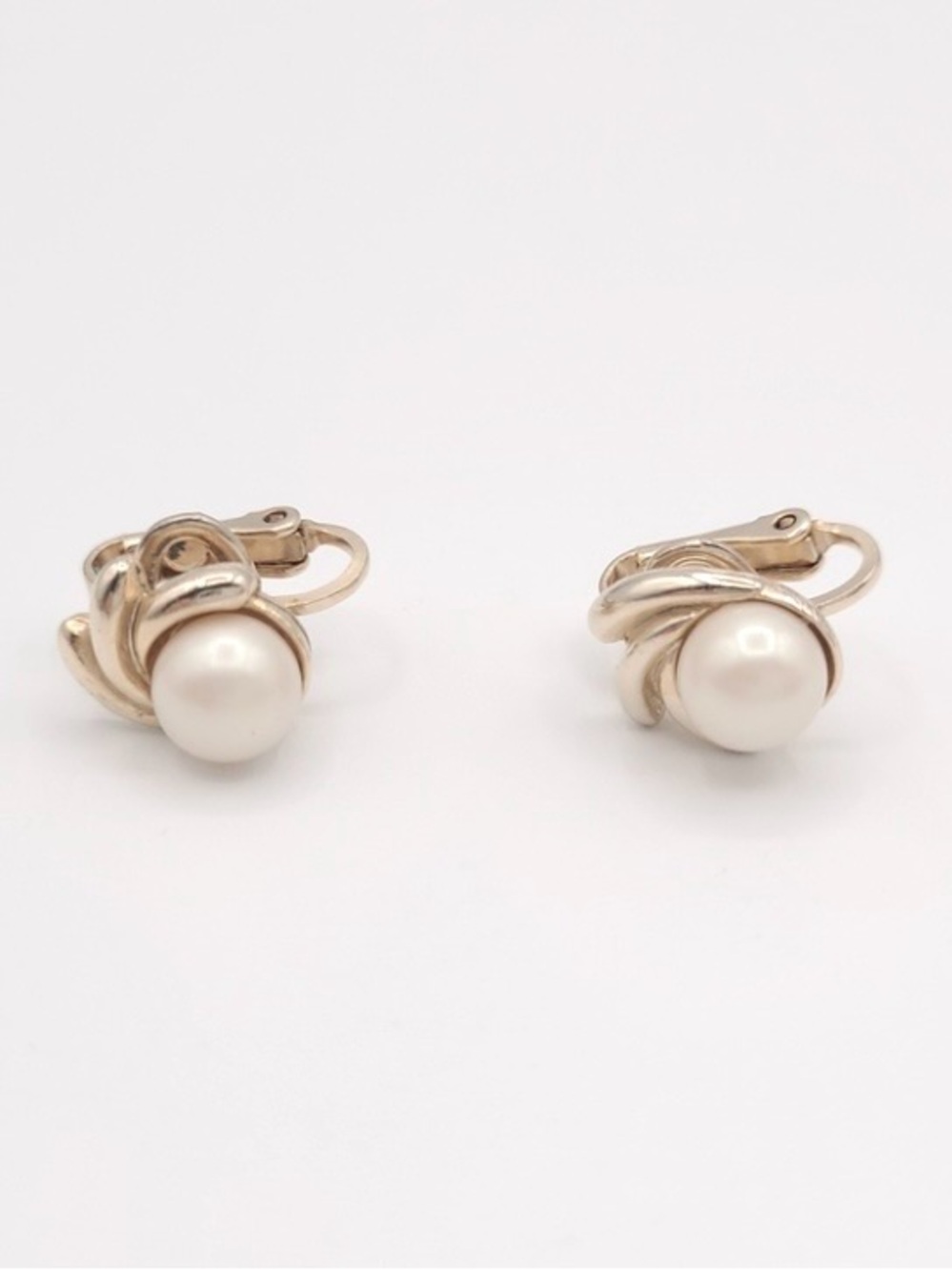 Gold Tone Pearl Knot Clip-On Earrings Vintage Classic